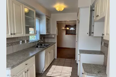 701 E 315th Street, Willowick, OH 44095 - Photo 6
