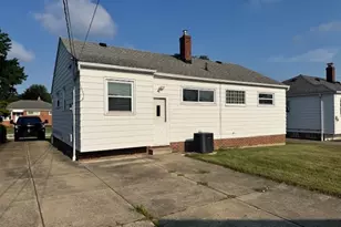 701 E 315th St, Willowick, OH 44095 - Photo 4