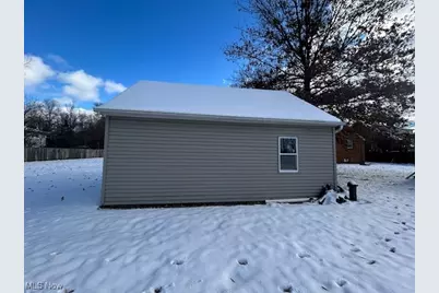 6926 Mackenzie Road, Olmsted Falls, OH 44138 - Photo 8