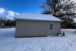 6926 MacKenzie Rd, Olmsted Falls, OH 44138 - Photo 8