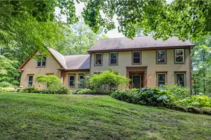 831 Meadowbrook Dr, Aurora, OH 44202 - Photo 2