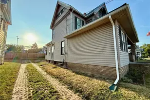 377 N Market St, East Palestine, OH 44413 - Photo 4