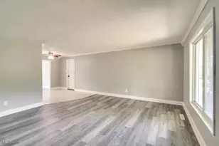 6185 Eldridge Blvd, Huber Heights, OH 44146 - Photo 8