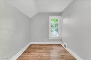 668 Sherman St, Akron, OH 44311 - Photo 12