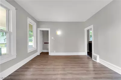 668 Sherman Street, Akron, OH 44311 - Photo 10