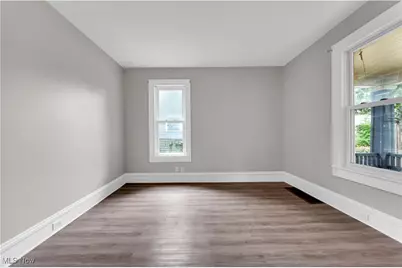 668 Sherman Street, Akron, OH 44311 - Photo 8