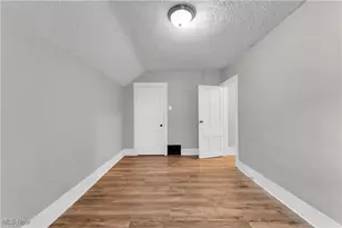 668 Sherman St, Akron, OH 44311 - Photo 14