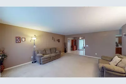 3174 Wolf Run #2, Ravenna, OH 44266 - Photo 4