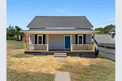 406 S Chestnut Street, Barnesville, OH 43713 - Photo 1