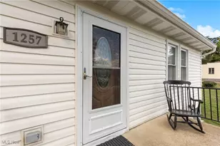 1257 Maple Ave, Bellaire, OH 43906 - Photo 4