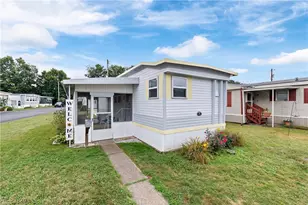 96 Helen St, Barberton, OH 44203 - Photo 1