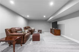 1343 Skyland Falls Blvd, Hinckley, OH 44233 - Photo 34