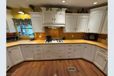 9156 Cherry Lane NE, Mineral City, OH 44656 - Photo 16