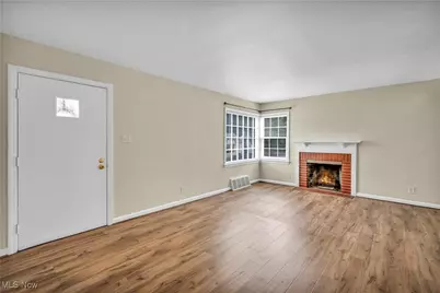 2360 15th Street, Cuyahoga Falls, OH 44223 - Photo 2