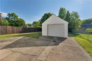 263 S Main St, Youngstown, OH 44515 - Photo 16