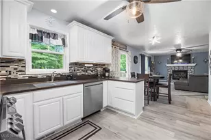 6238 Oak Tree Dr N, Lorain, OH 44053 - Photo 10