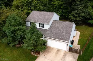 6238 Oak Tree Dr N, Lorain, OH 44053 - Photo 2