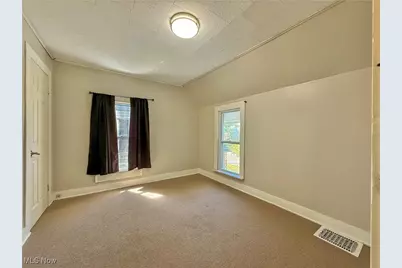 387 4th Street NW, Barberton, OH 44203 - Photo 14