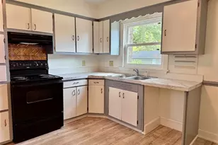 227 6th St, Elyria, OH 44035 - Photo 16