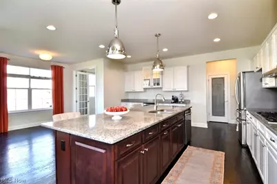 17581 Gates Landing Drive, Chagrin Falls, OH 44023 - Photo 10