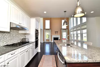 17581 Gates Landing Drive, Chagrin Falls, OH 44023 - Photo 8