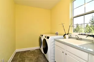 17581 Gates Landing Dr, Chagrin Falls, OH 44023 - Photo 18