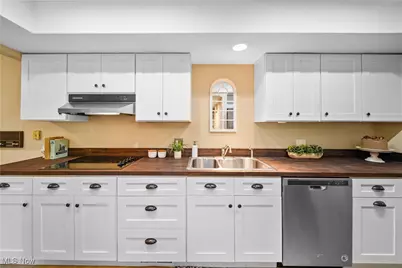 624-1 Russet Woods Court, Aurora, OH 44202 - Photo 10