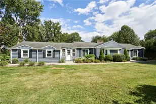 177 Caladonia Ave, Fairlawn, OH 44333 - Photo 2