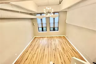 1133 W 9th St, Loveland, OH 44113 - Photo 2