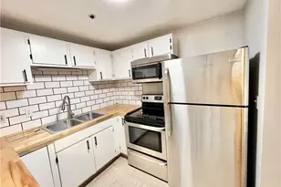 1133 W 9th St, Loveland, OH 44113 - Photo 6