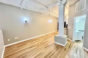 1133 W 9th St, Loveland, OH 44113 - Photo 2