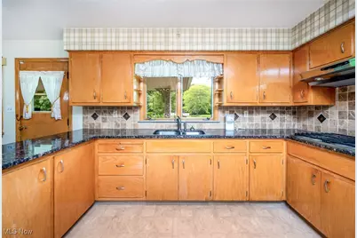 126 S Rhodes Avenue, Niles, OH 44446 - Photo 8