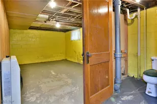 664 Tenney Ave, Campbell, OH 44405 - Photo 42