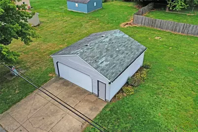 664 Tenney Avenue, Campbell, OH 44405 - Photo 8