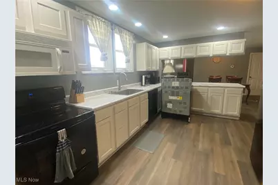 527 Virginia Street, Martins Ferry, OH 43935 - Photo 2