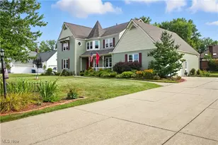 61 Lake Forest Dr, Hudson, OH 44236 - Photo 2