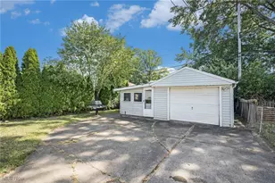 21170 Wilmore Ave, Euclid, OH 44123 - Photo 16