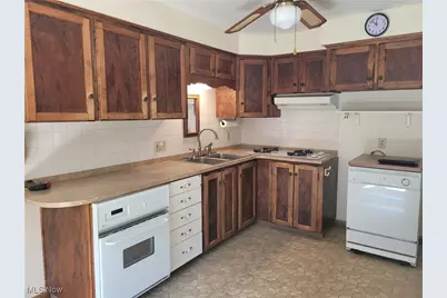 70 Richard, Munroe Falls, OH 44262 - Photo 4