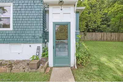 733 Critchfield Street, Millersburg, OH 44654 - Photo 2