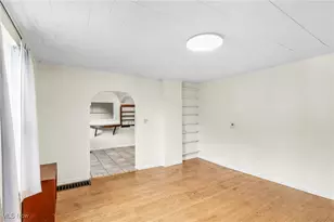 733 Critchfield St, Millersburg, OH 44654 - Photo 8