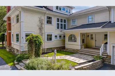 156 S Franklin Street, Chagrin Falls, OH 44022 - Photo 4