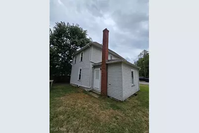 17 Maple Avenue SE, Massillon, OH 44646 - Photo 2
