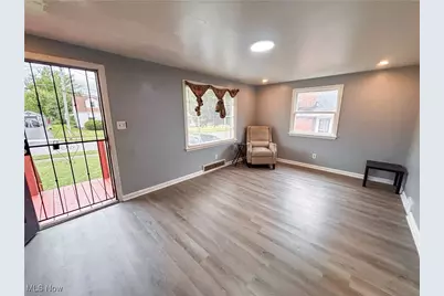 1313 Humbolt Avenue, Youngstown, OH 44502 - Photo 2