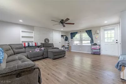 3305 Regent Avenue NE, Canton, OH 44705 - Photo 4