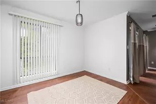 6320 Greenwood, Sagamore Hills, OH 44067 - Photo 12