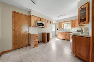 1702 Far View Rd, Akron, OH 44312 - Photo 10