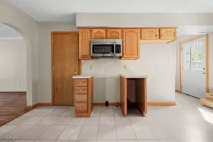 1702 Far View Rd, Akron, OH 44312 - Photo 14