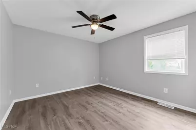 302 Louisiana Avenue, Lorain, OH 44052 - Photo 16