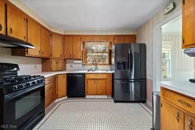 976 Gulf Road, Elyria, OH 44035 - Photo 16