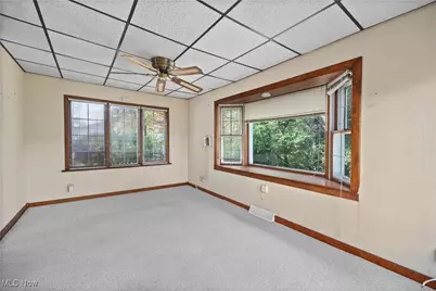 976 Gulf Road, Elyria, OH 44035 - Photo 14